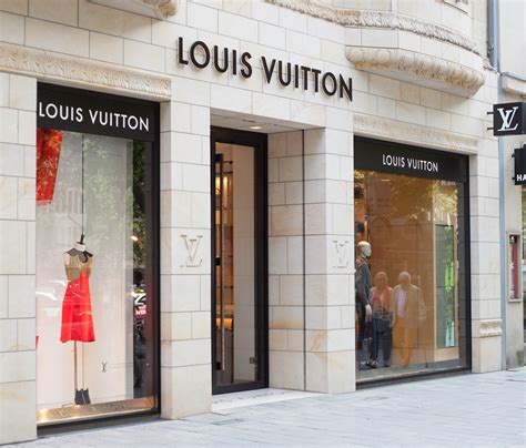 stores that sell Louis Vuitton